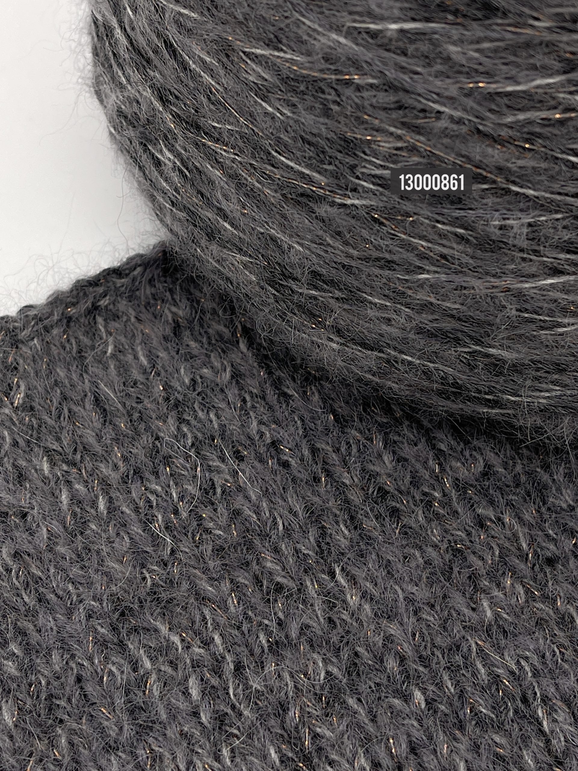 48% Mohair, 39% Merino wool, 3% Cashmere wool, 3% Lurex, 7% Polyamide ...