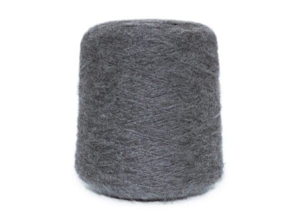 40% Suri Baby Alpaca, 20% Mohair, 40% Merino wool