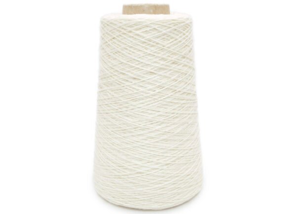 80% Cashmere wool, 17% Opossum, 3% Polyamide