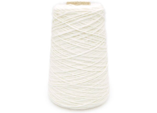 70% Angora wool, 10% Merino wool, 20% Polyamide