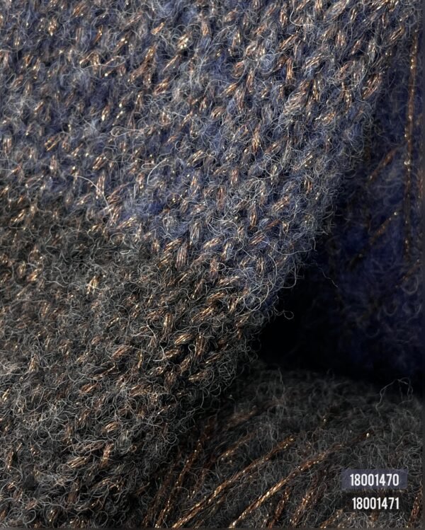 40% Merino wool, 25% Silk, 20% alpaca, 15% Lurex - Image 2