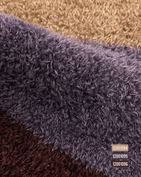 32% Cashmere, 23% Silk, 33% Merino wool, 12% Polyamide - Image 2