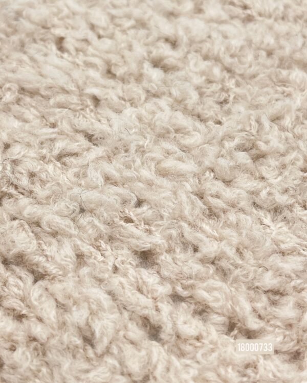 83% Extra Fine Merino wool, 17% Cashmere wool - Image 3