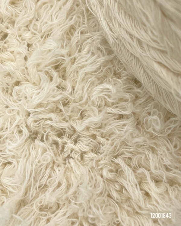 93% Cashmere wool, 7% Silk - Image 2