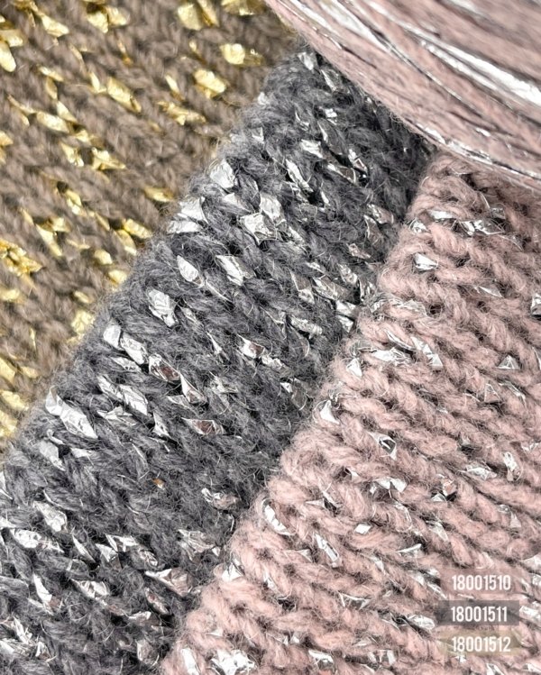 90% Merino wool, 8% Polyamide, 2% Lurex - Image 2