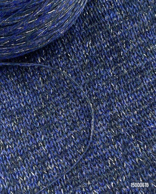 66% Linen, 12% Silk, 18% Cotton, 2% Polyamide, 2% Lurex, Sequins - Image 2